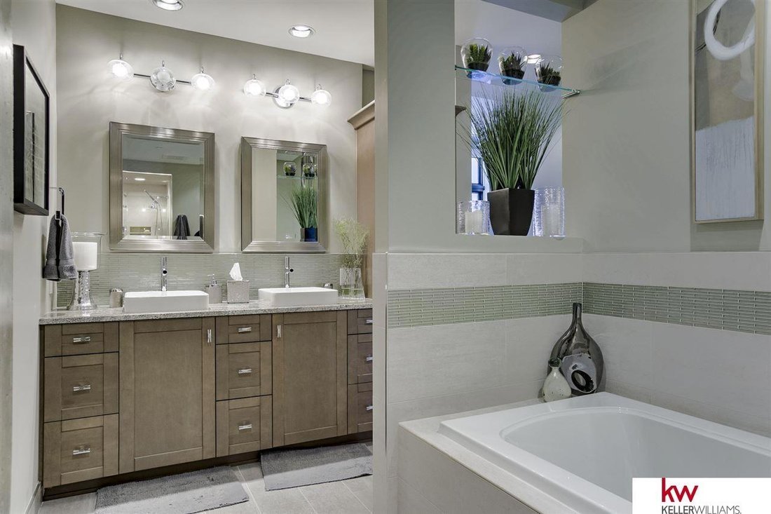 Condo in Omaha, Nebraska, United States 5 - 18395601