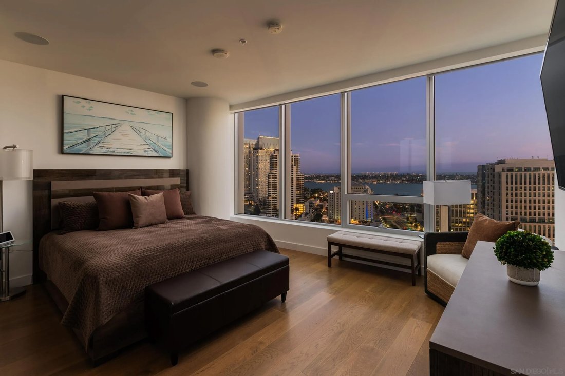 Condo in San Diego, California, United States 5 - 18392253