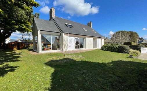 House in Arzon, Brittany, France 1