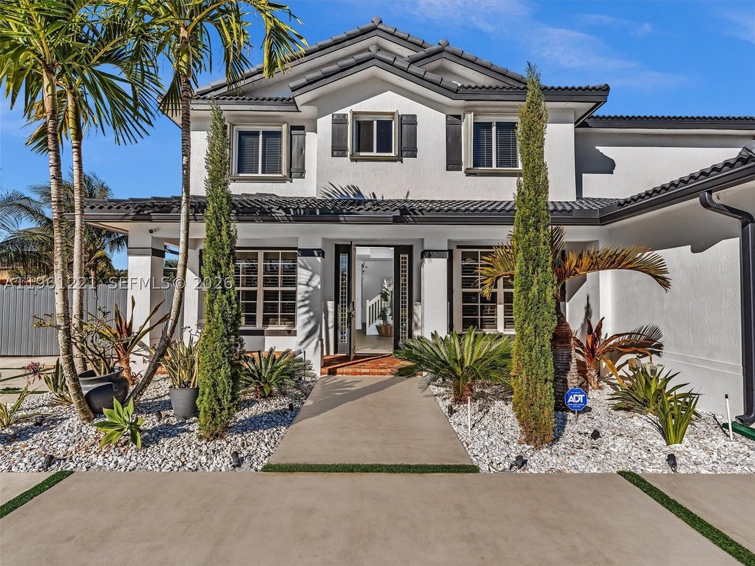 House in Miami, Florida, United States 5 - 17128057