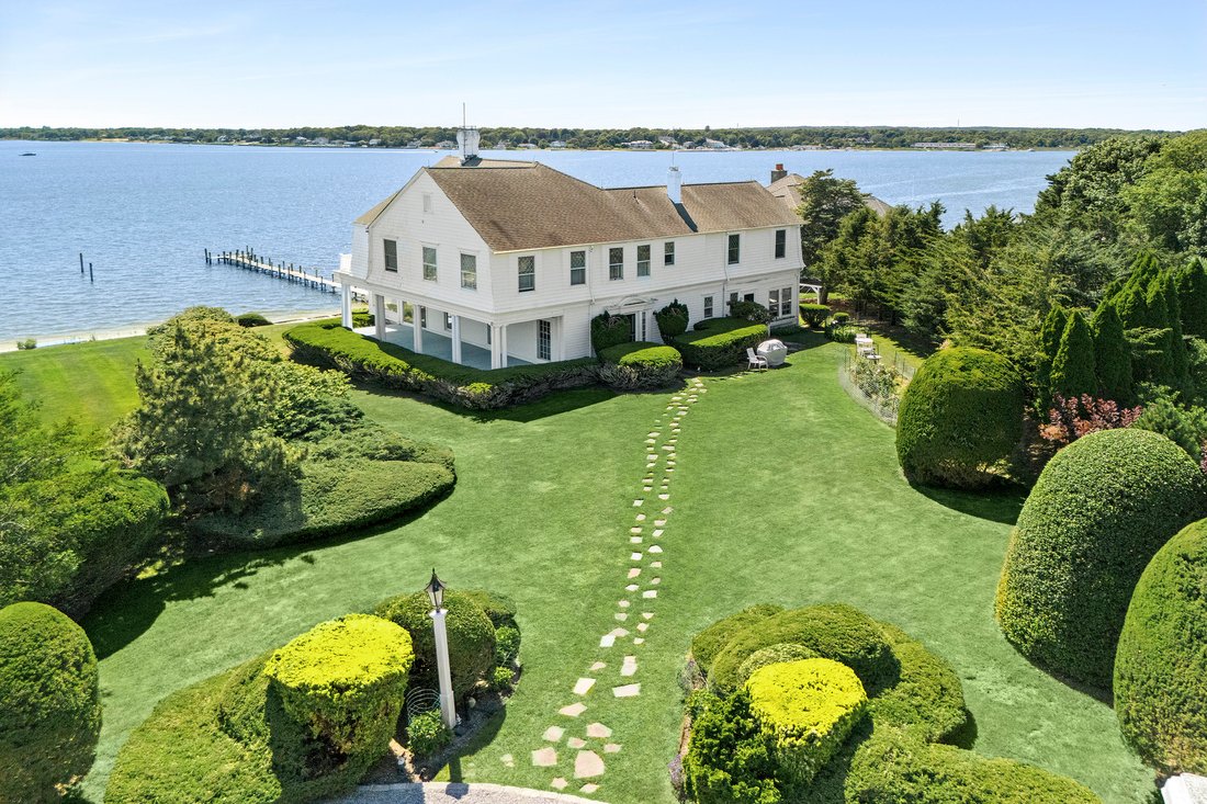 House in Hampton Bays, New York, United States 1 - 18396875