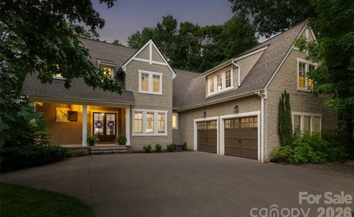 House in Fairview, North Carolina, United States 1