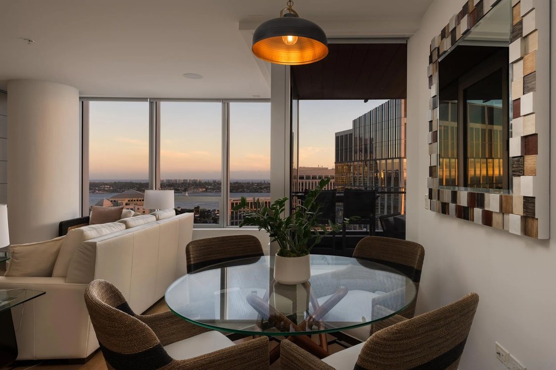 Condo in San Diego, California, United States 1 - 18392253