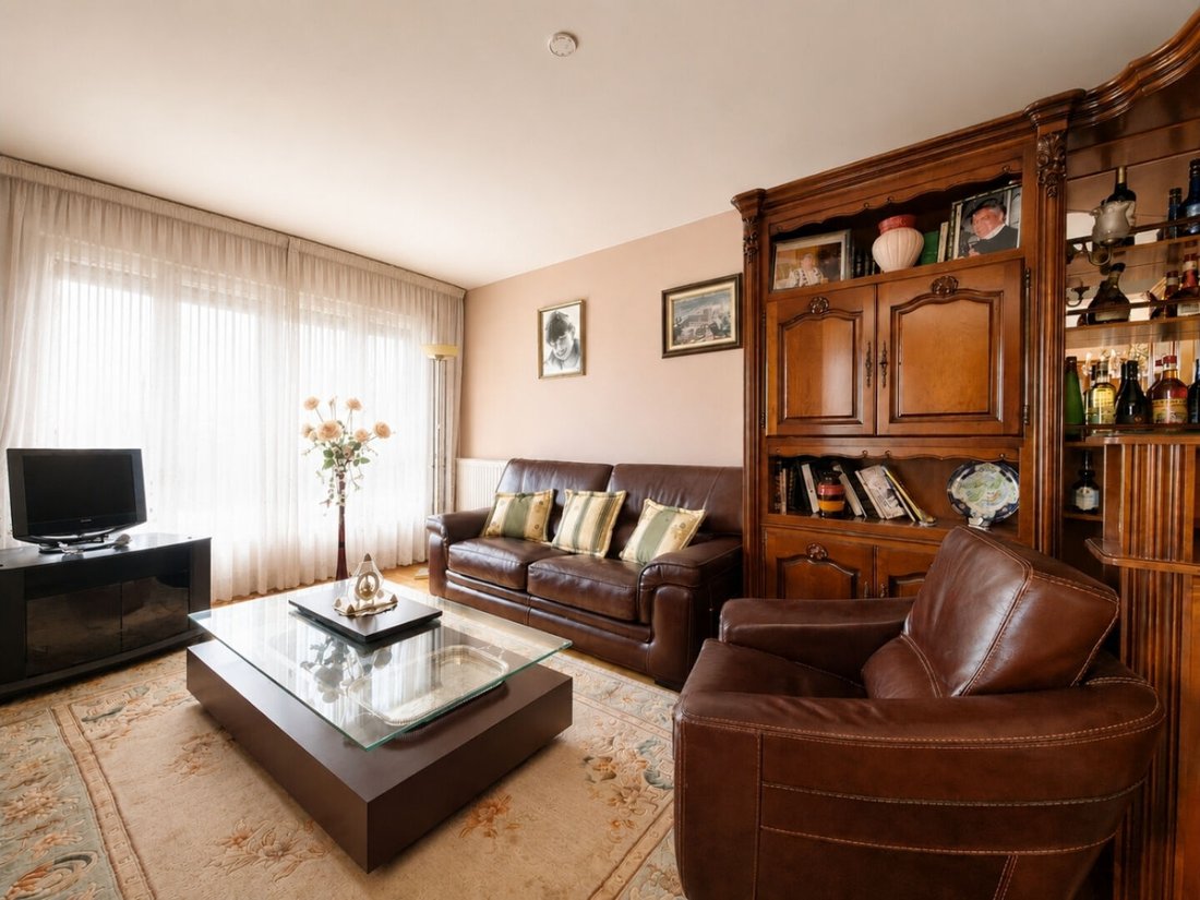 Apartment in Fontenay-sous-Bois, Ile-de-France, France 2 - 18316149