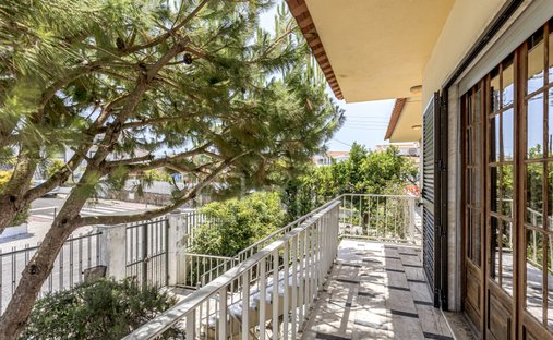 House in Algueirao-Mem Martins, Lisbon, Portugal 1