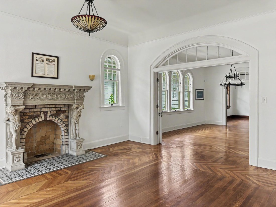 House in Galveston, Texas, United States 4 - 18396231
