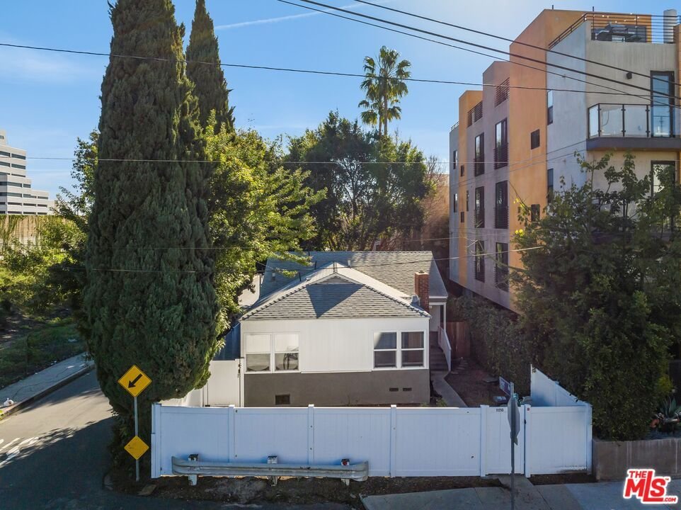 House in Los Angeles, California, United States 1 - 18396789