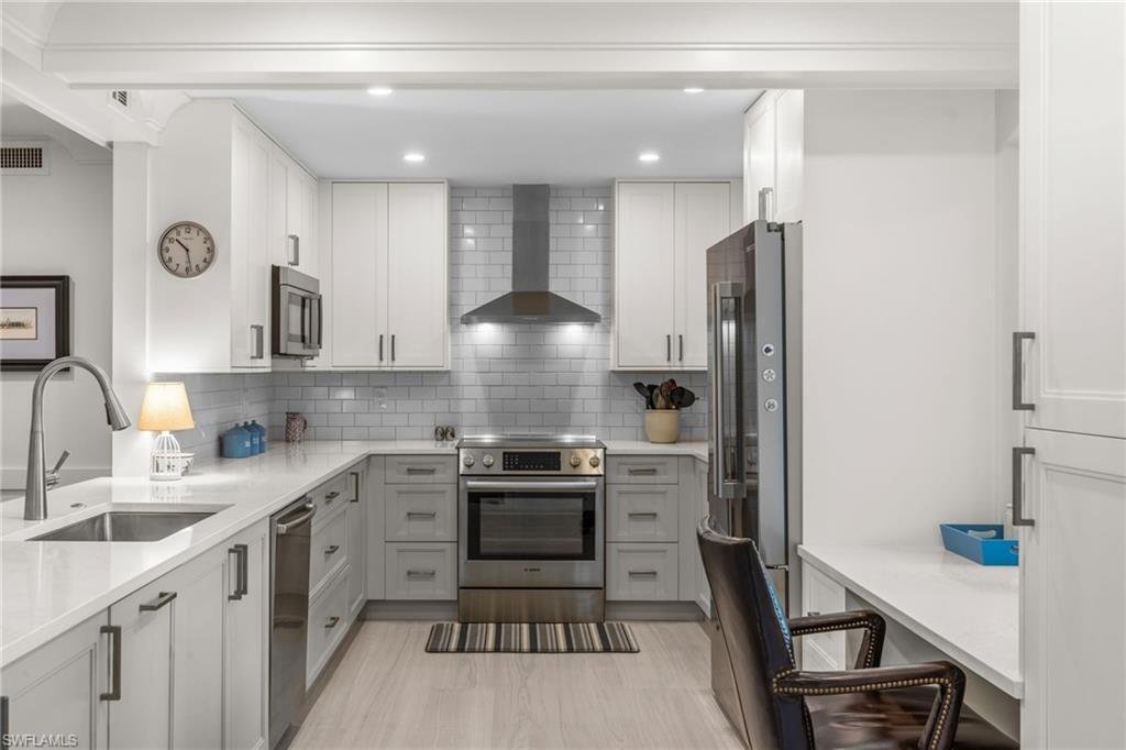 Condo in Naples, Florida, United States 5 - 18396826