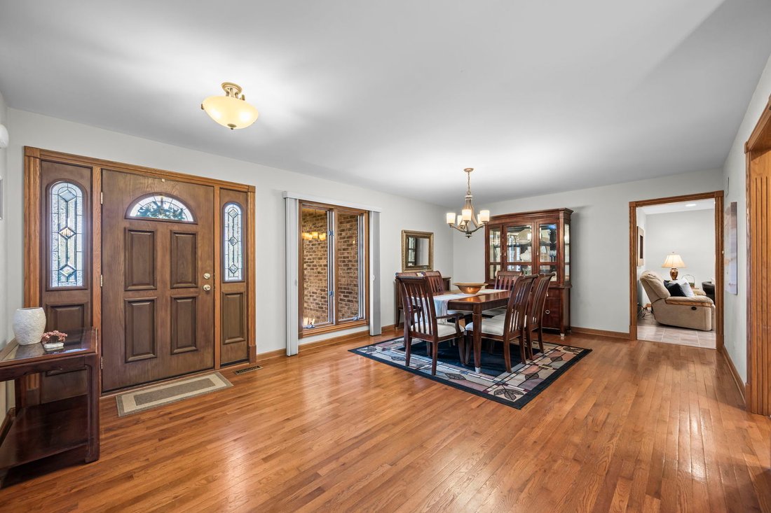 House in Palatine, Illinois, United States 3 - 18394837