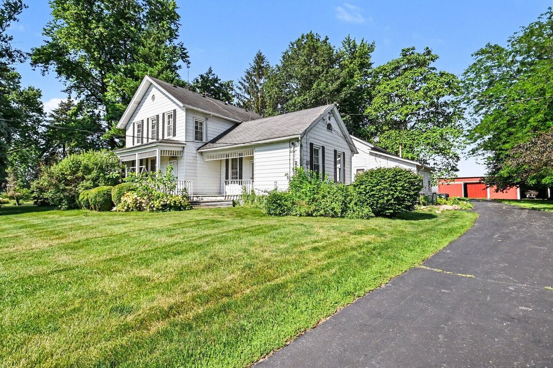 House in Beecher, Illinois, United States 3 - 18394632