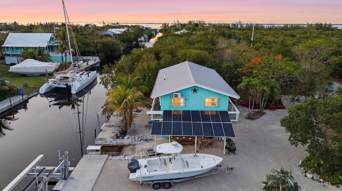 House in Big Pine Key, Florida, United States 3 - 18390358