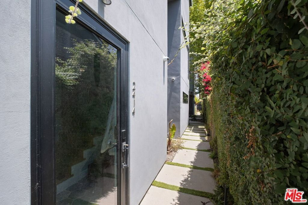 House in Los Angeles, California, United States 3 - 18391015