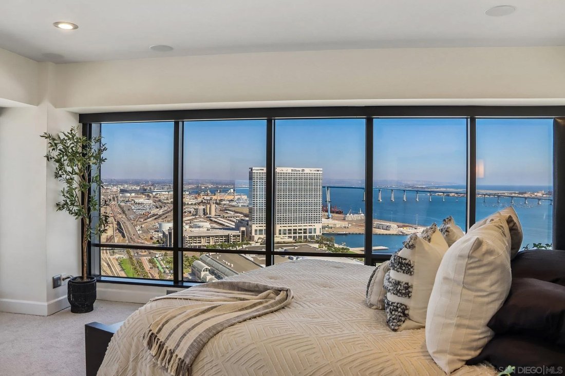 Condo in San Diego, California, United States 1 - 18396187