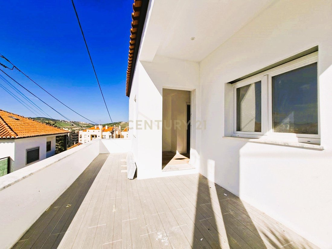 Villa in Santa Maria, Sao Pedro e Matacaes, Lisbon, Portugal 4 - 18392583