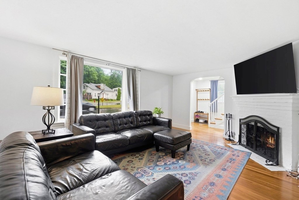 House in Lynn, Massachusetts, United States 4 - 18396831