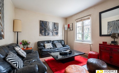 House in Napoleon, Maisons-Laffitte, France 1
