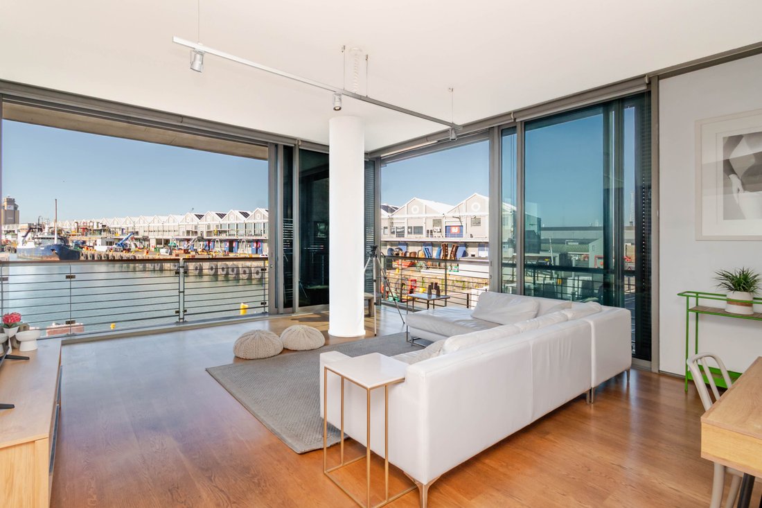 Apartment in Foreshore, Cape Town, South Africa 3 - 18393572