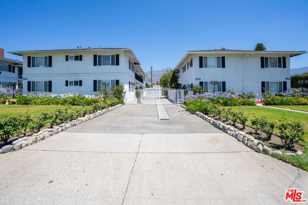 Arcadia, California, United States 2 - 18395350