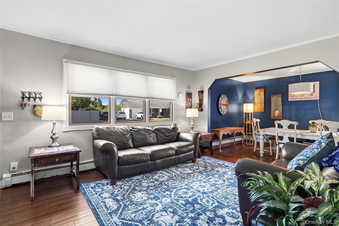 House in Seaford, New York, United States 3 - 18393703