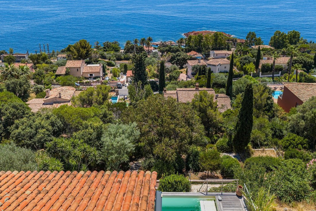 House in Le Dramont-Agay-Anthéor-Le Trayas, Saint-Raphaël, France 4 - 18397015