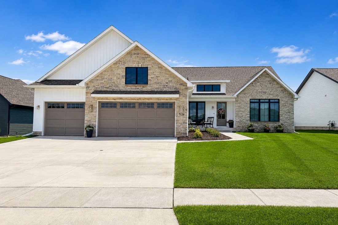 House in Bettendorf, Iowa, United States 1 - 18394686