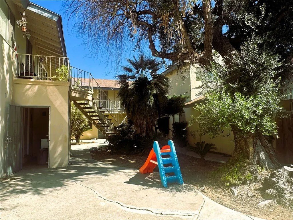 West Covina, California, United States 5 - 17521254