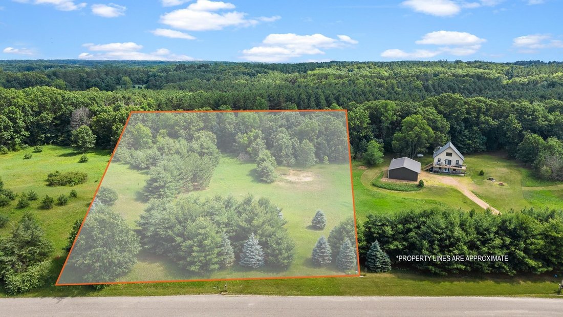 House in Wisconsin Dells, Wisconsin, United States 2 - 18394025