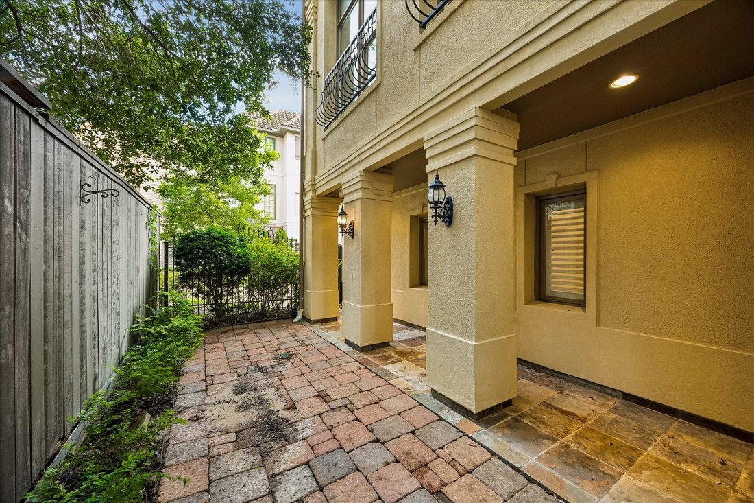 House in Houston, Texas, United States 5 - 18393700