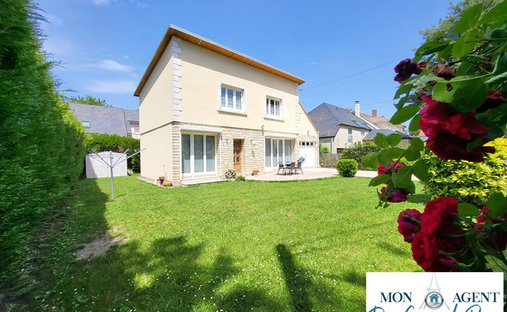 Villa in Lozère, Palaiseau, France 1