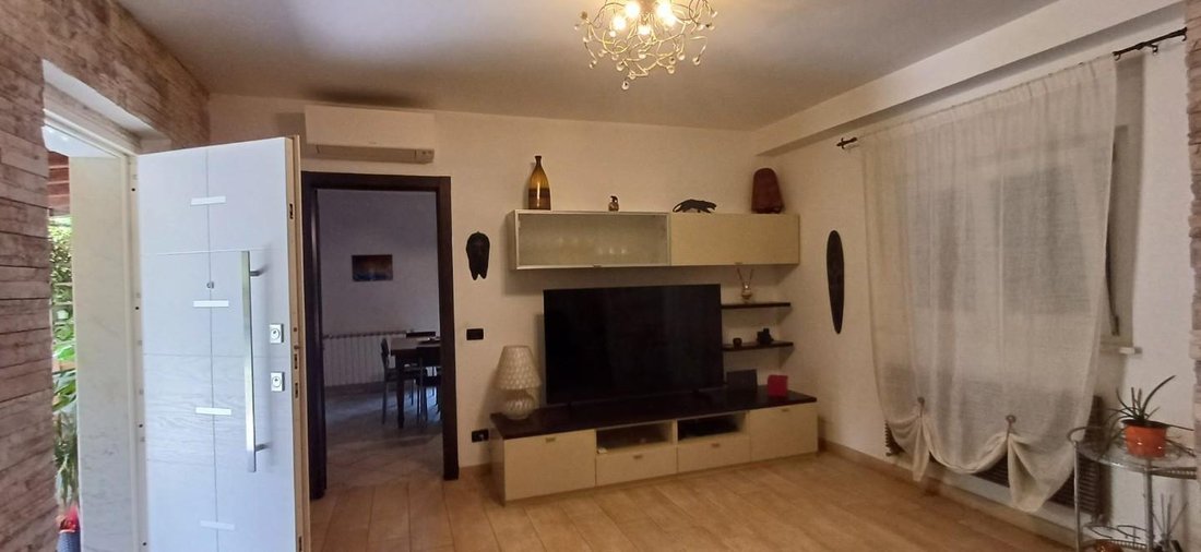 Villa in Avenza, Marina di Carrara, Tuscany 4 - 18395147