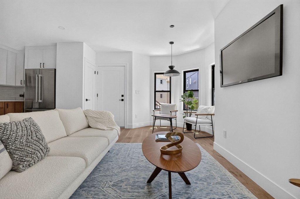 Condo in Somerville, Massachusetts, United States 2 - 18395732