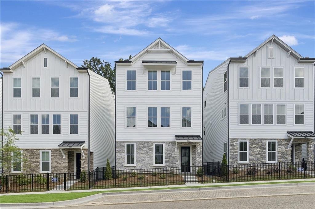 Townhouse in Scottdale, Georgia, United States 1 - 18396502