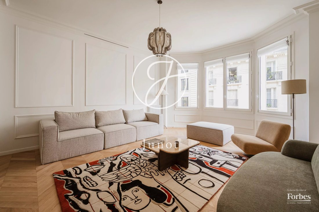 Apartment in Gros Caillou, Paris 7e Arrondissement, Paris 1 - 18392814