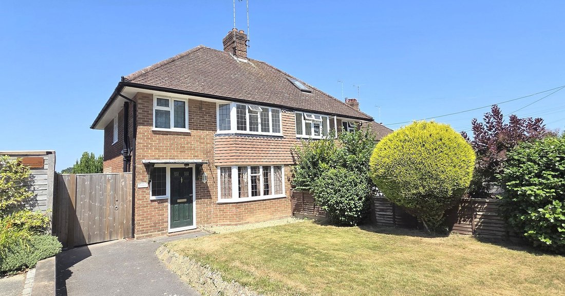 House in Walstead, Copthorne, England 1 - 17993499