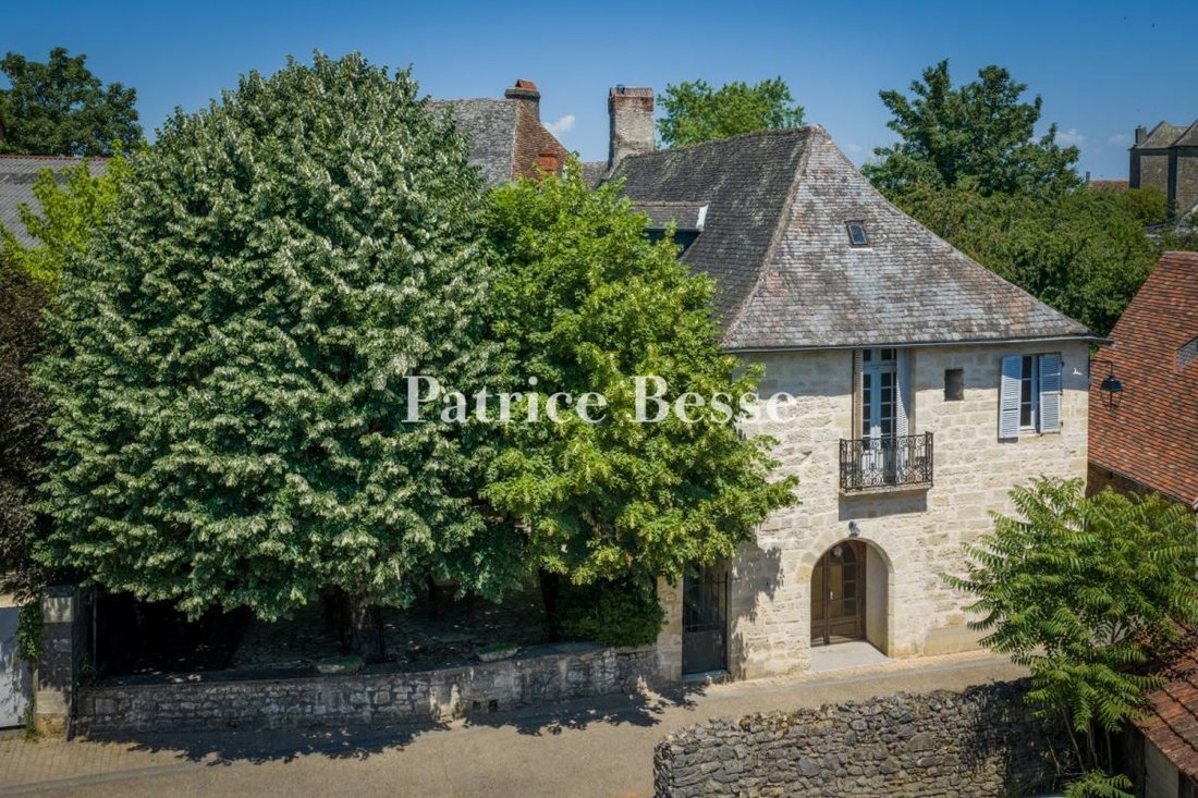 Maison à Arnac-Pompadour, Nouvelle-Aquitaine, France 1 - 18395440