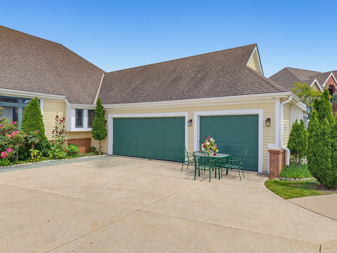 House in Pewaukee, Wisconsin, United States 3 - 18395580