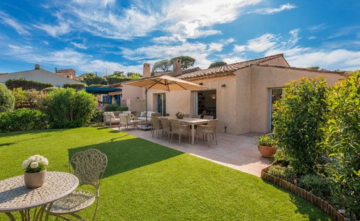 Villa in Ville-Les Saquedes-Le Bouillonnet, Sainte-Maxime, Frankreich 1