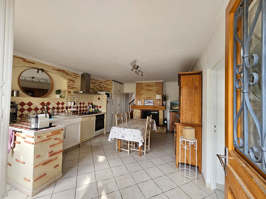 Villa in Eauze, Occitania, France 4 - 18393424
