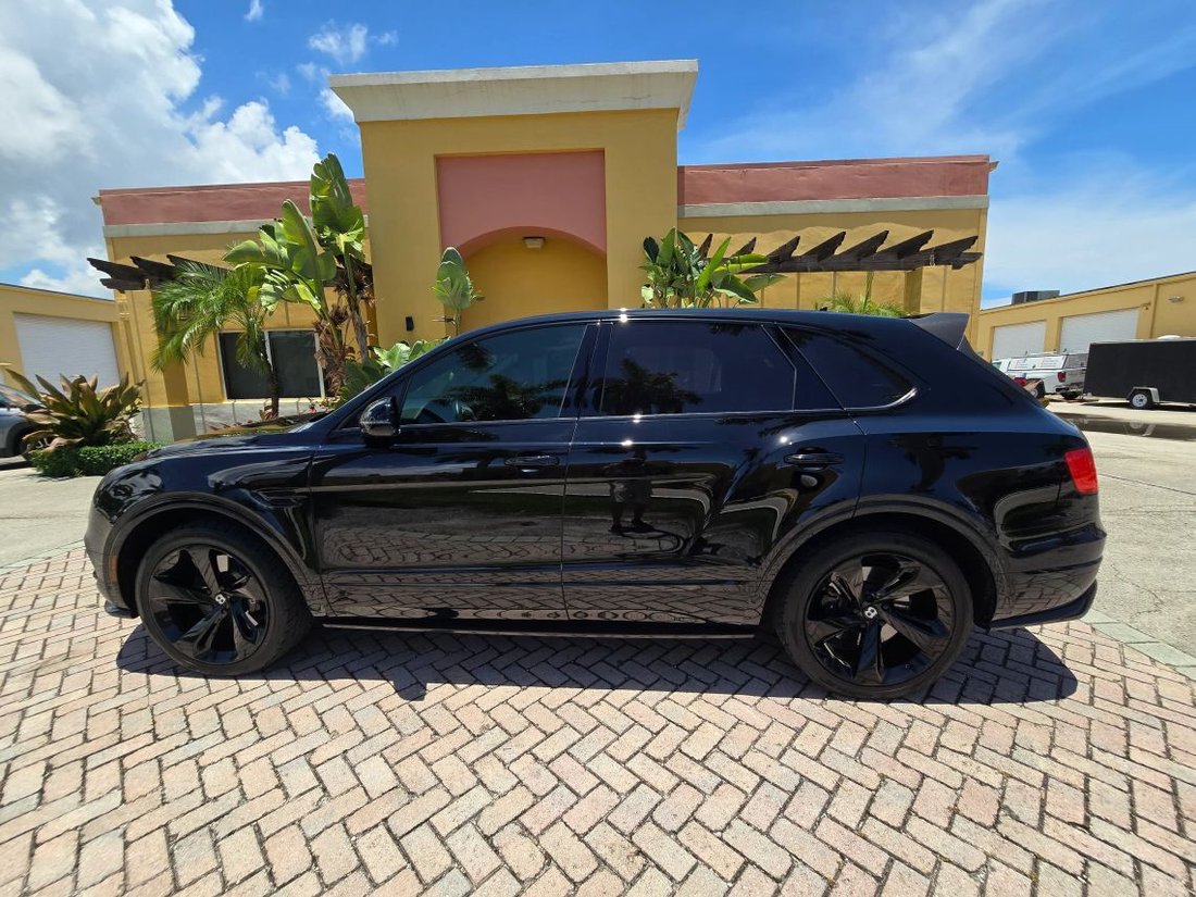 Sedan in Boca Raton, FL, United States 1 - 18397170