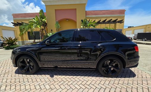2018 Bentley Bentayga Onyx Edition Sedan 4D in Boca raton, FL, United States 1