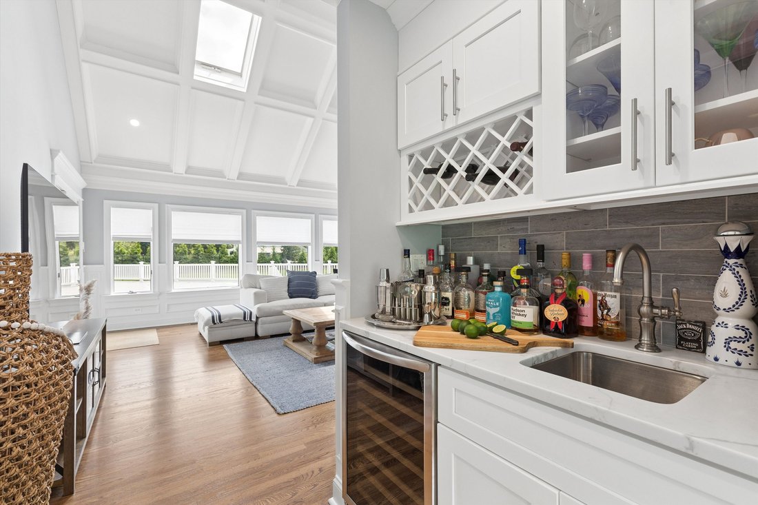 Westhampton, New York, United States 5 - 18396892