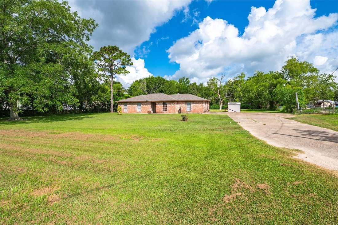 House in Alvin, Texas, United States 3 - 18396214