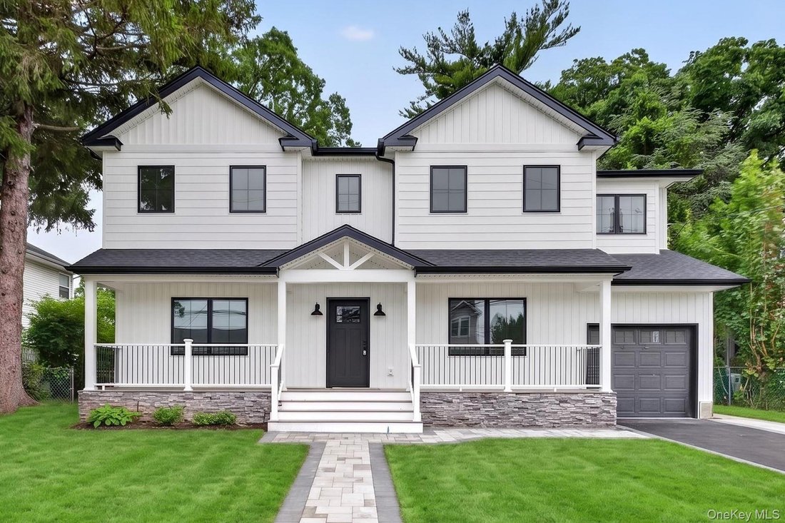 House in Massapequa, New York, United States 1 - 18394080