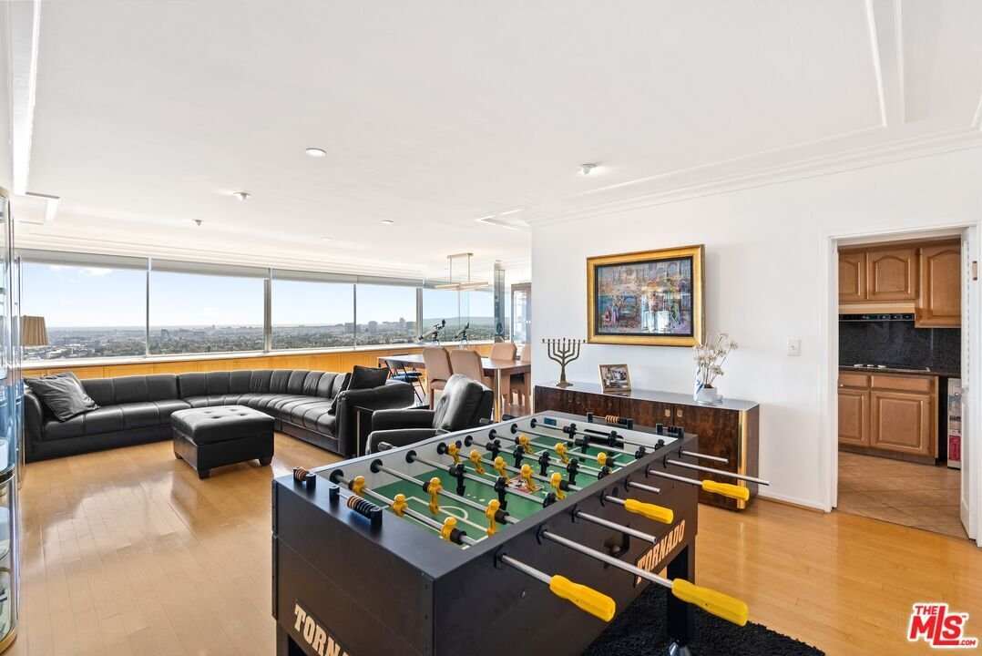 Condo in Los Angeles, California, United States 5 - 18393113