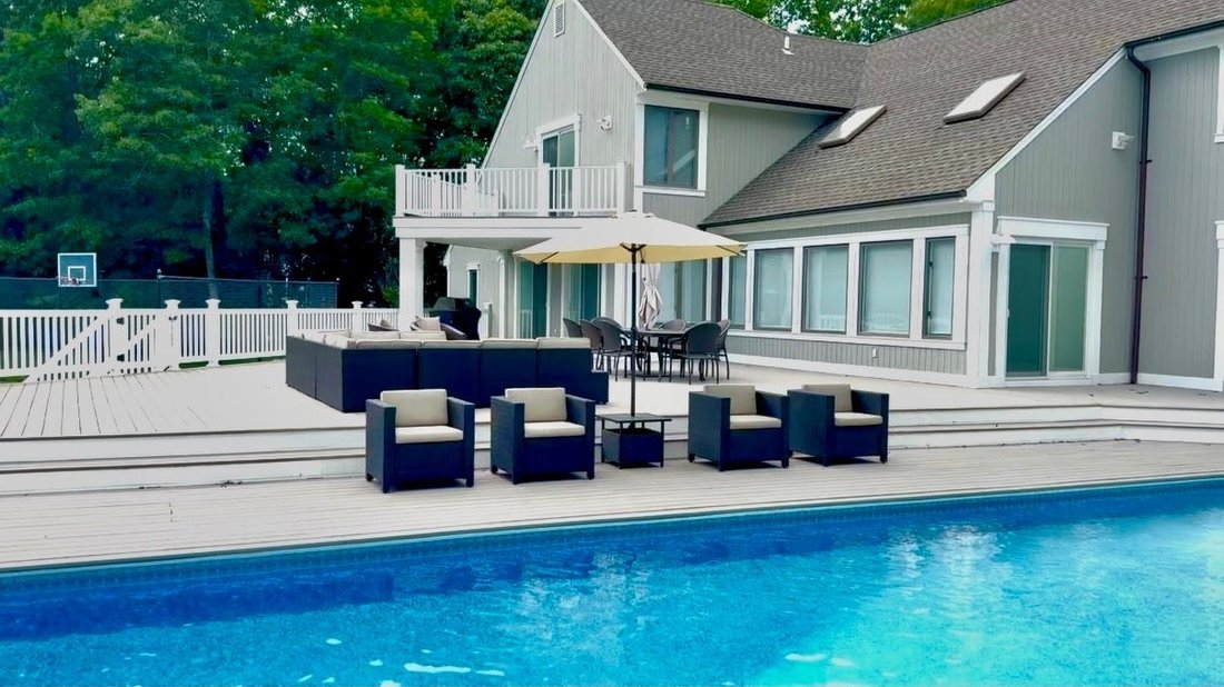 Westhampton, New York, United States 1 - 18396892