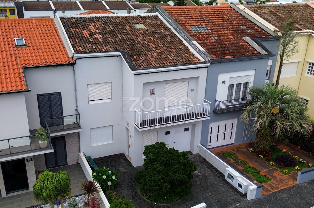 House in Ponta Delgada (Sao Pedro), Azores, Portugal 1 - 18396947