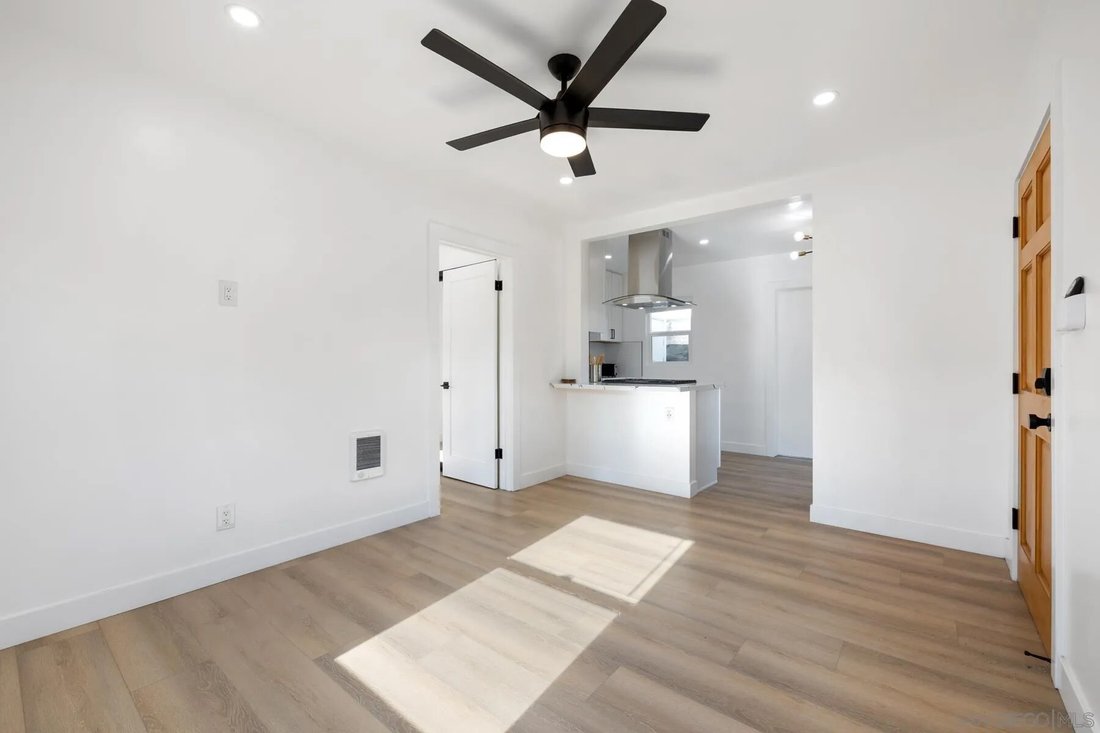 Chula Vista, California, United States 3 - 18395995