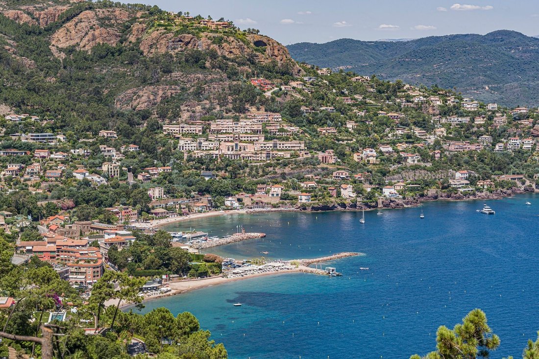 House in Théoule-sur-Mer, Provence-Alpes-Côte d'Azur, France 4 - 18397022