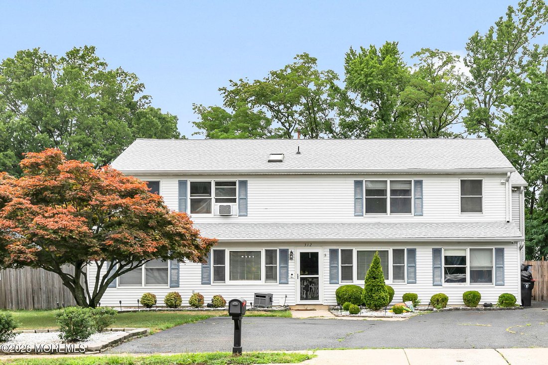 House in North Middletown, New Jersey, United States 1 - 18390896