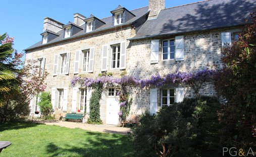 House in Erce-pres-Liffre, Brittany, France 1